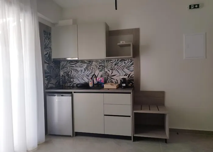 Klg And 3* Nikiti (Sithonia)