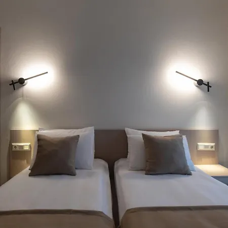 Klg And Aparthotel
